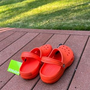 Crocs Classic, women’s size 9 NWT Tangerine